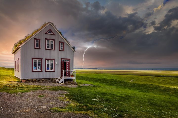 After a storm: a five-minute roof checklist